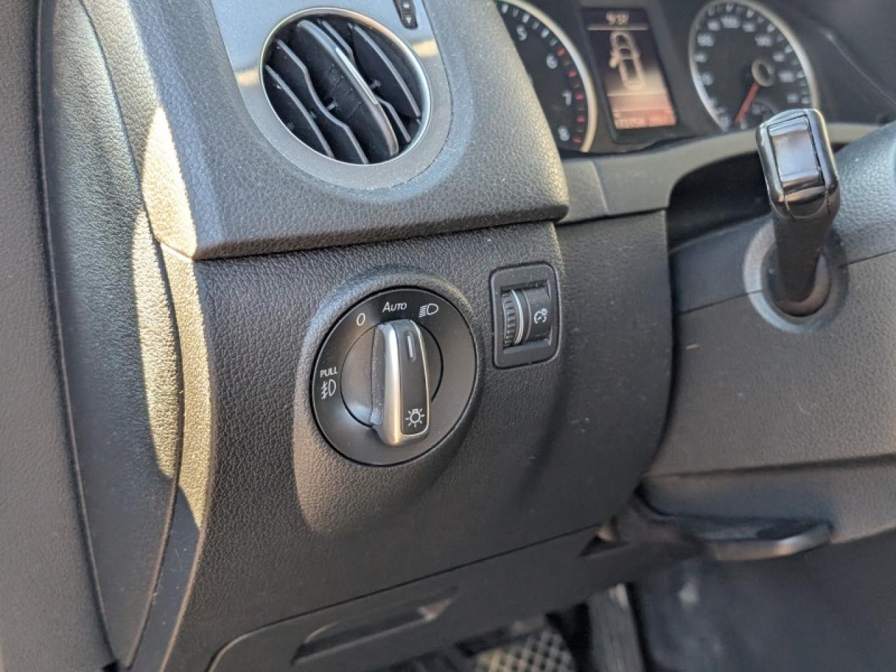 2016 Volkswagen Tiguan Comfortline w/Tech Pkg  **TECH PKG** Photo