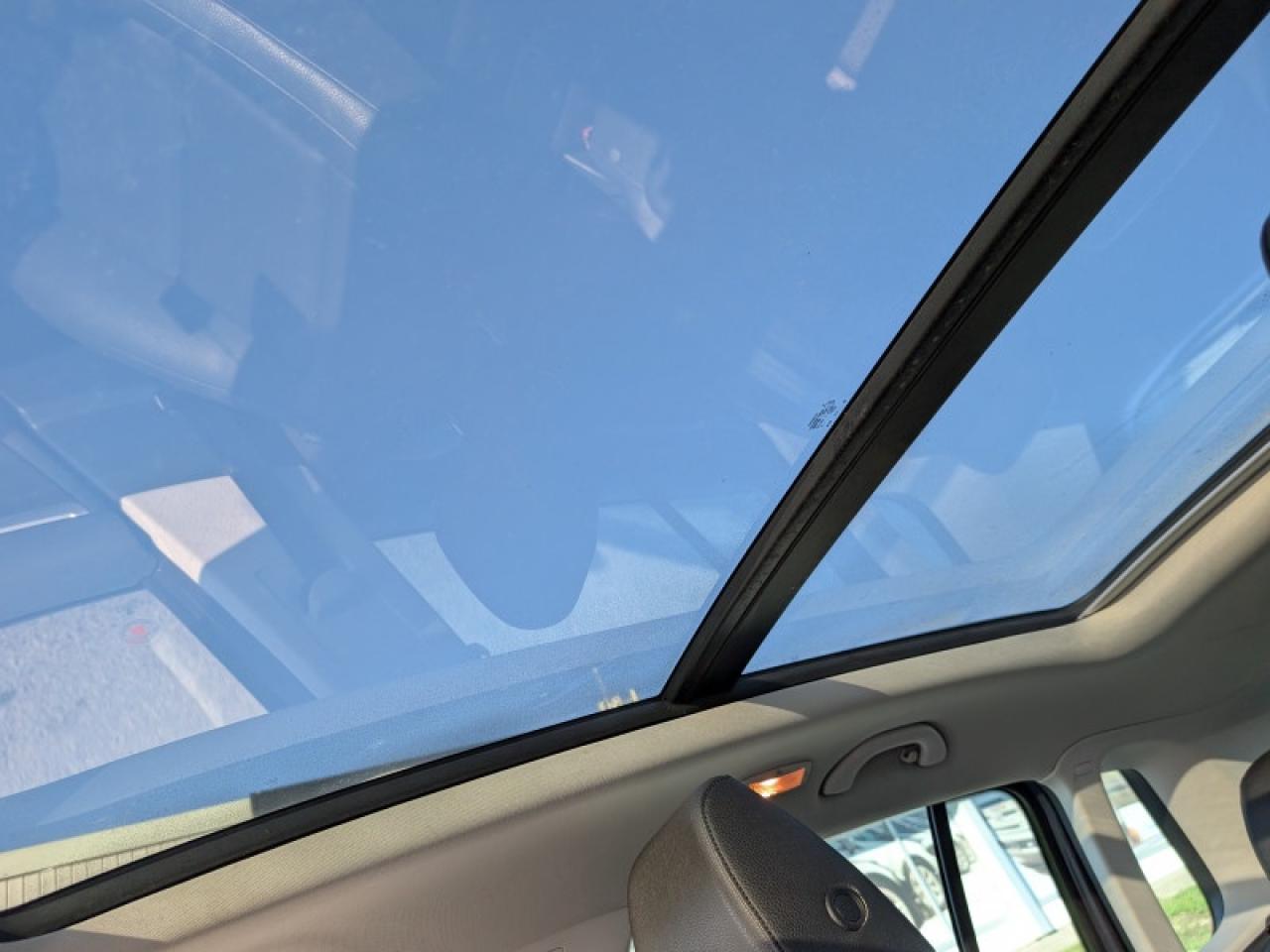 2016 Volkswagen Tiguan Comfortline w/Tech Pkg  **TECH PKG** Photo