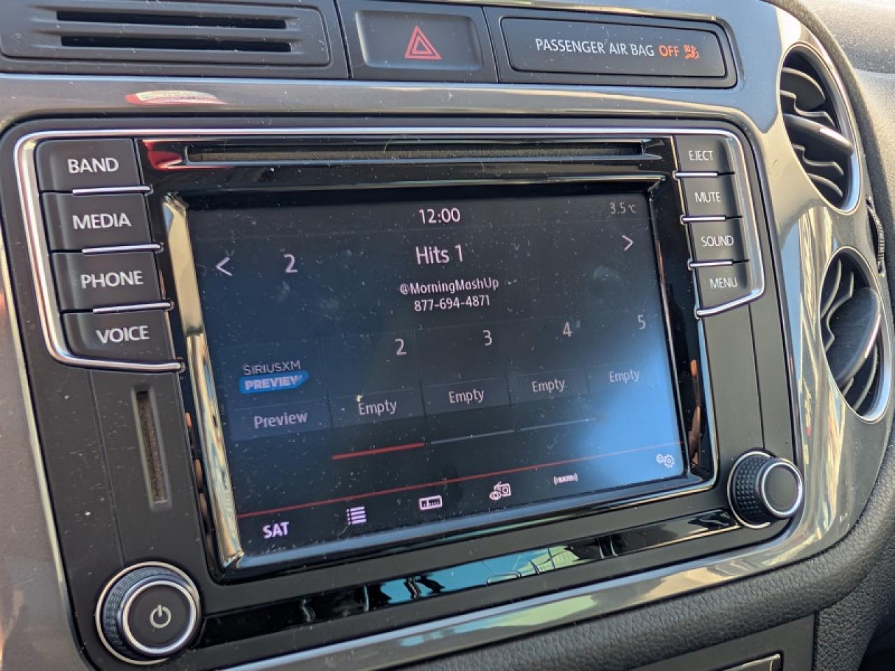 2016 Volkswagen Tiguan Comfortline w/Tech Pkg  **TECH PKG** Photo