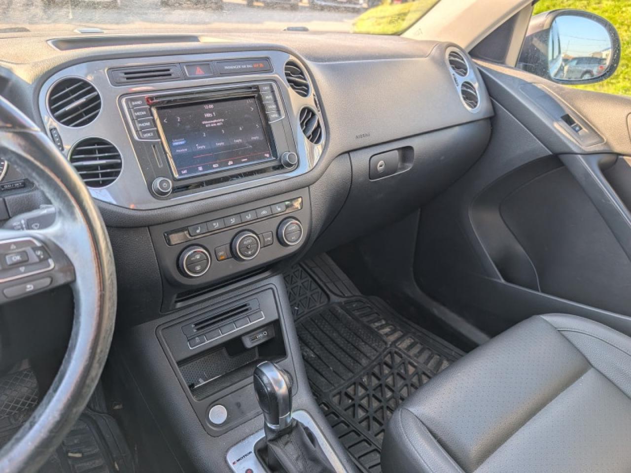 2016 Volkswagen Tiguan Comfortline w/Tech Pkg  **TECH PKG** Photo