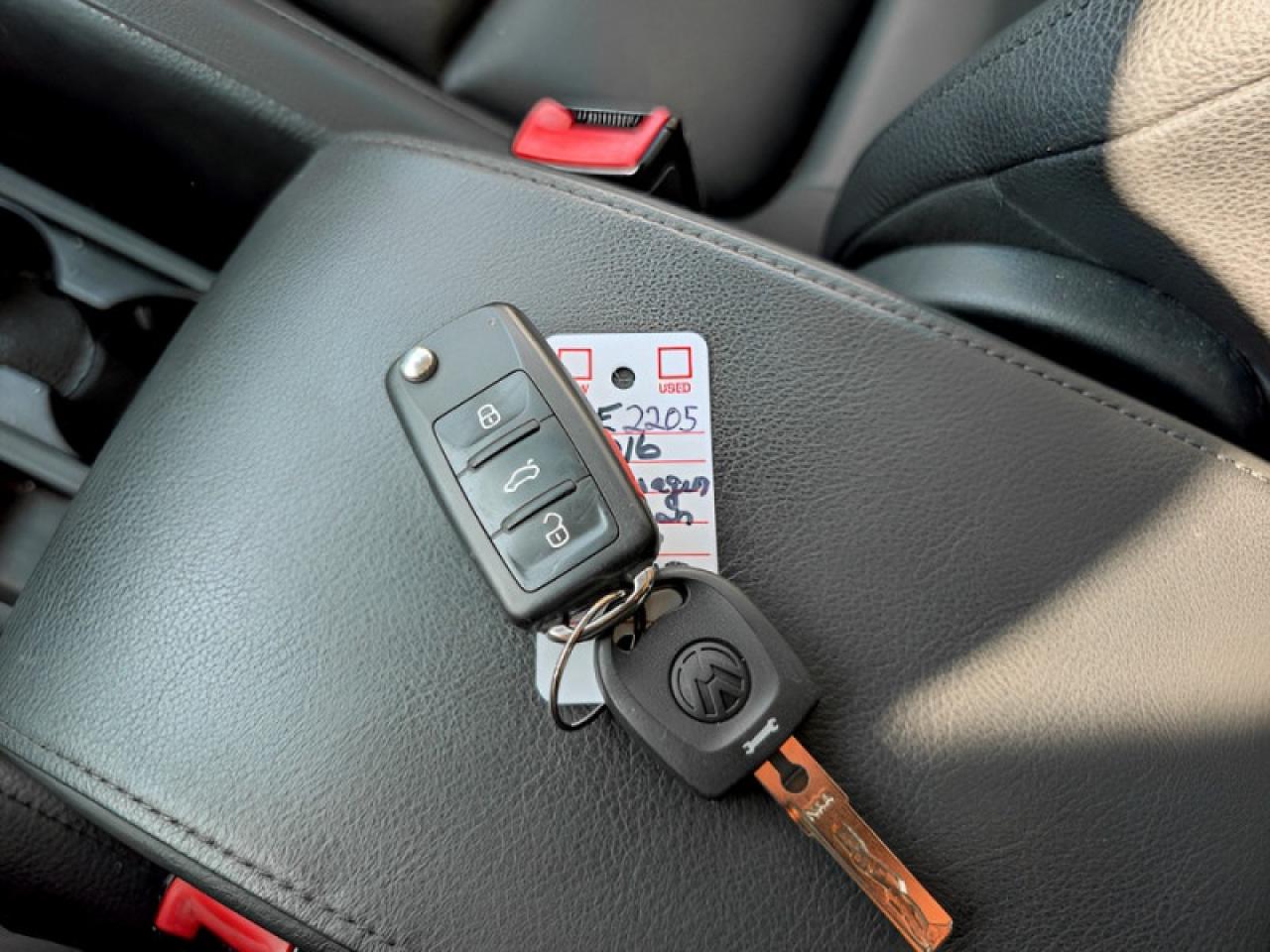 2016 Volkswagen Tiguan Comfortline w/Tech Pkg  **TECH PKG** Photo