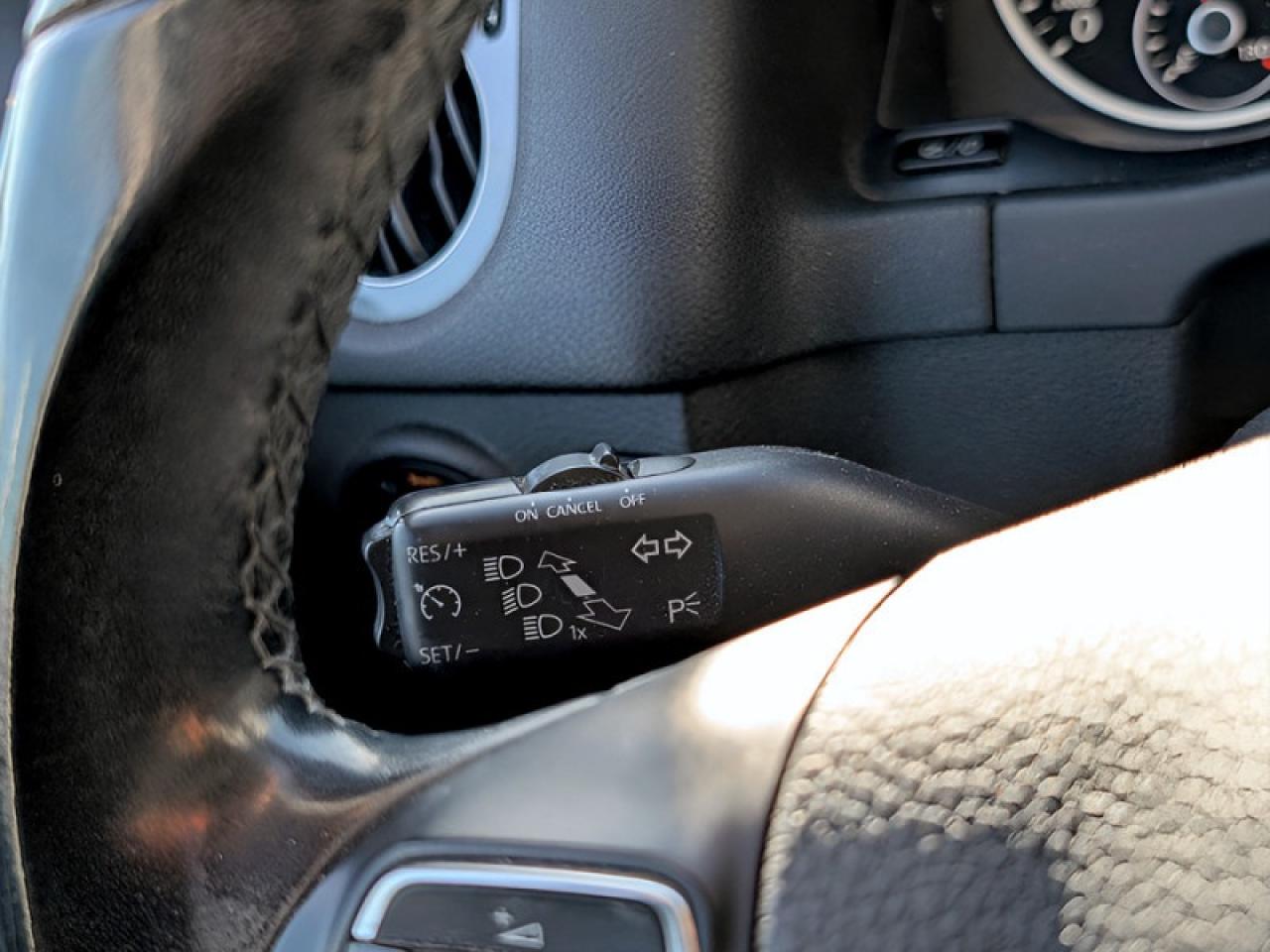 2016 Volkswagen Tiguan Comfortline w/Tech Pkg  **TECH PKG** Photo