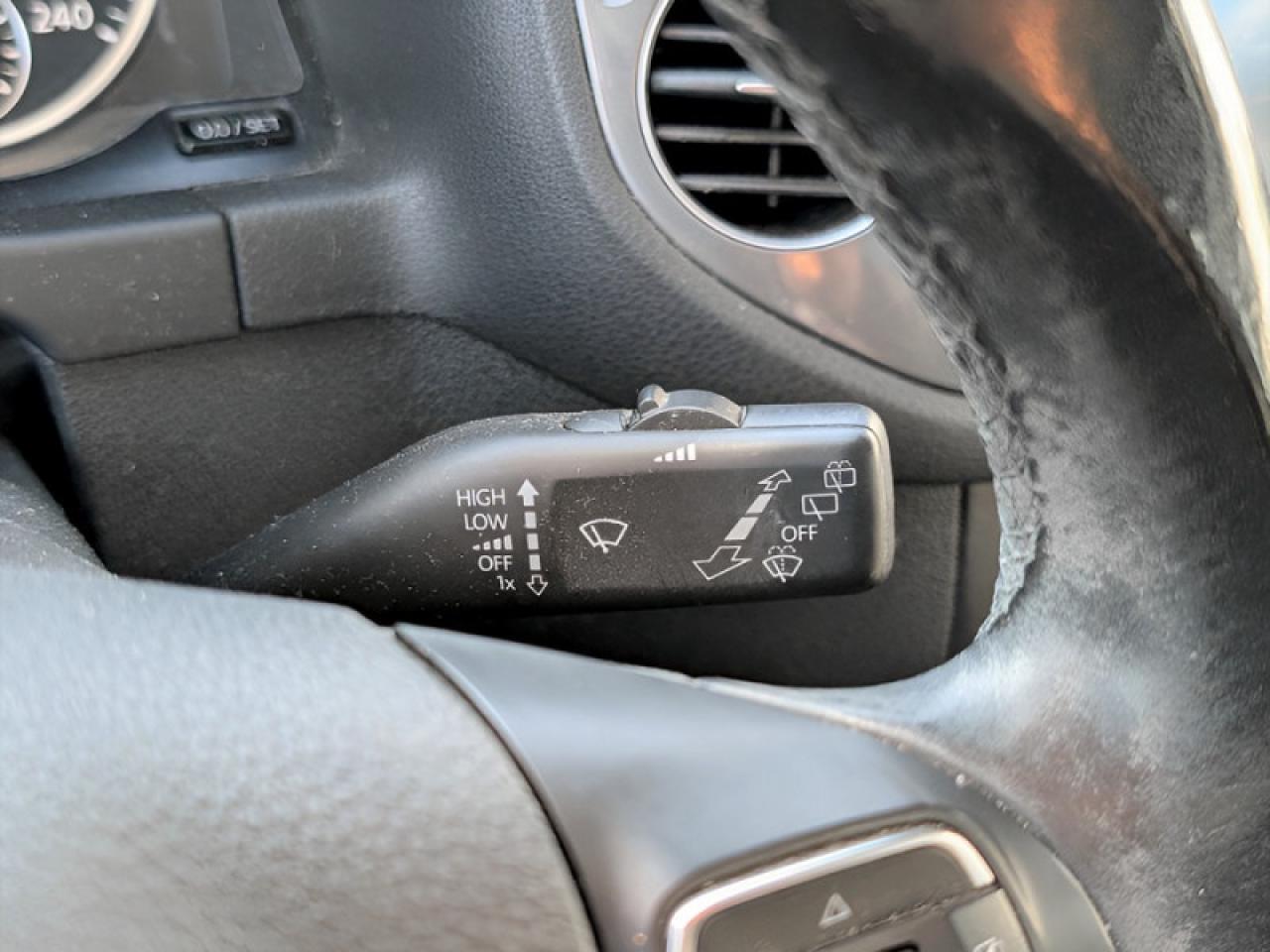 2016 Volkswagen Tiguan Comfortline w/Tech Pkg  **TECH PKG** Photo