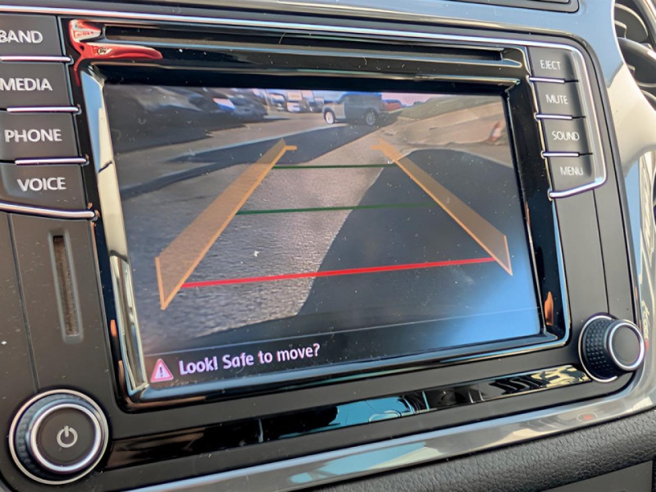 2016 Volkswagen Tiguan Comfortline w/Tech Pkg  **TECH PKG** Photo