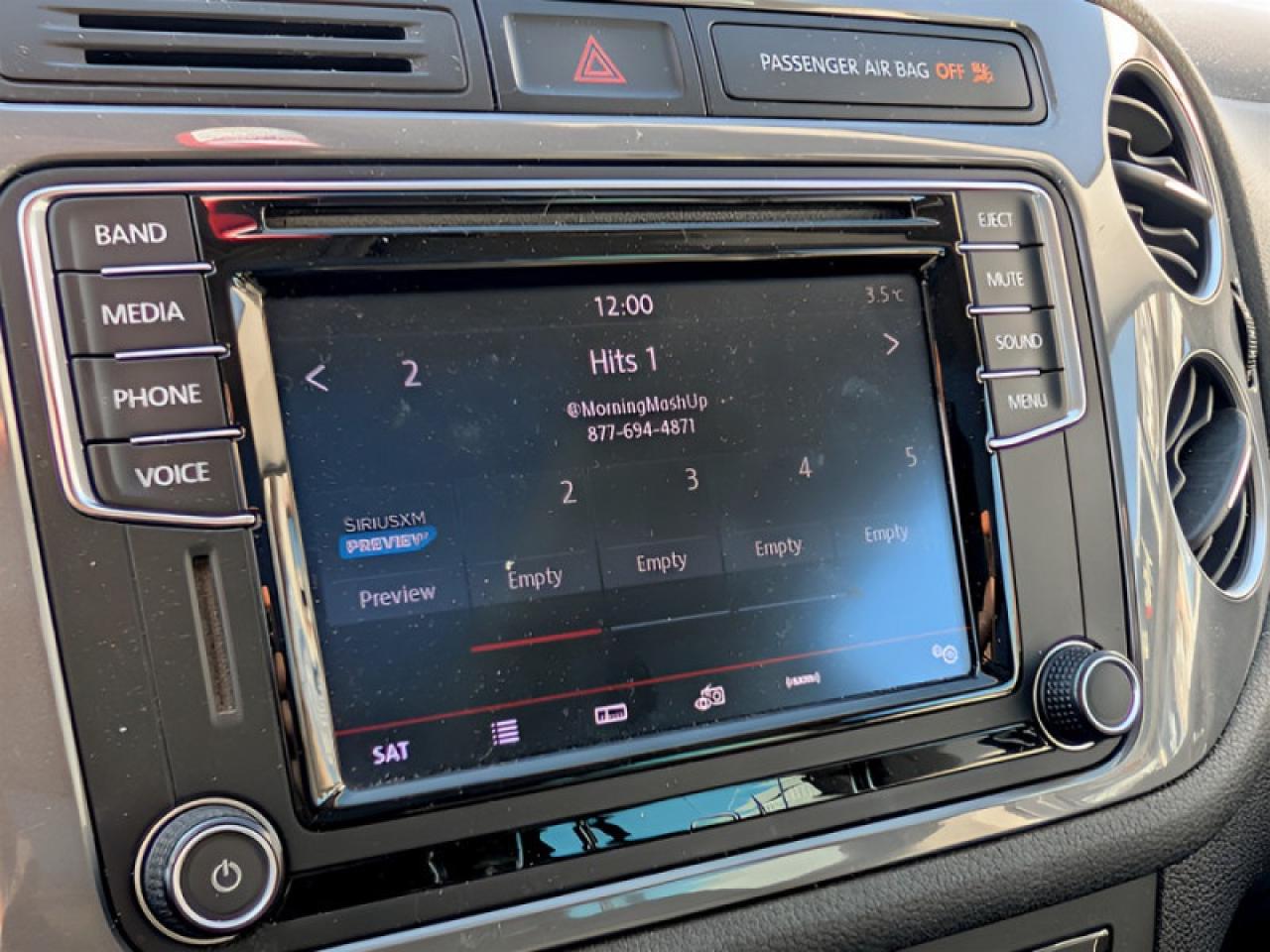 2016 Volkswagen Tiguan Comfortline w/Tech Pkg  **TECH PKG** Photo