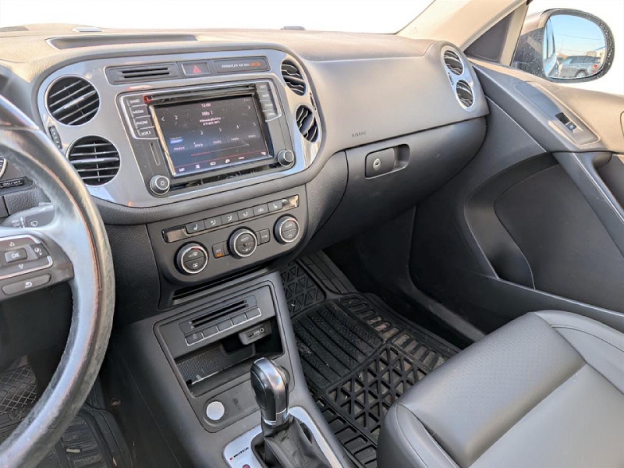 2016 Volkswagen Tiguan Comfortline w/Tech Pkg  **TECH PKG** Photo