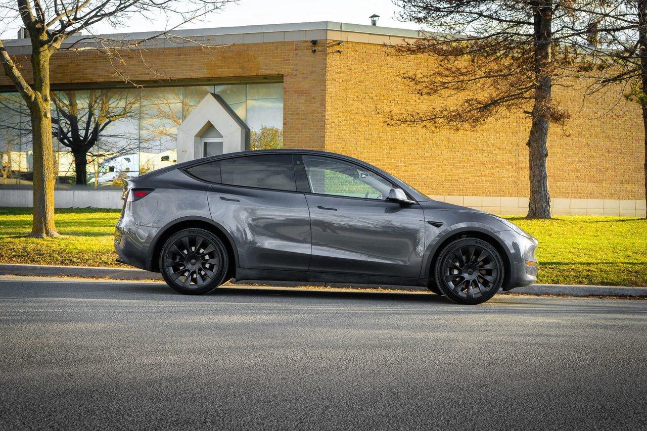 2023 Tesla Model Y LONG RANGE Photo3