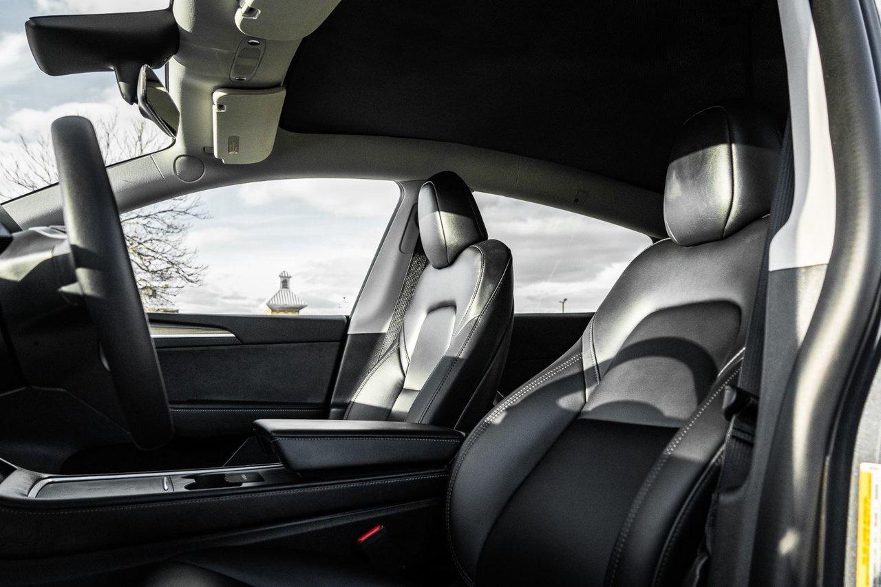 2023 Tesla Model Y LONG RANGE Photo