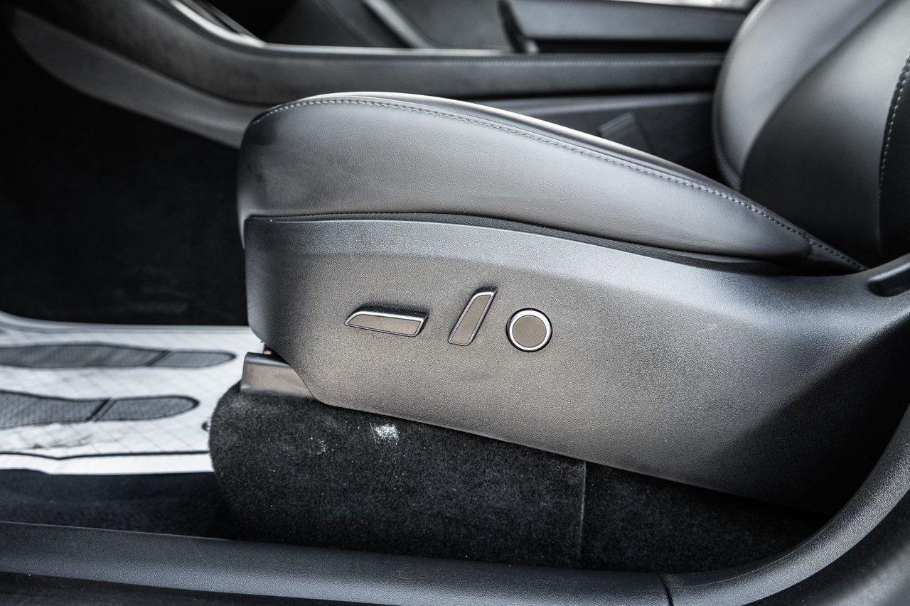 2023 Tesla Model Y LONG RANGE Photo