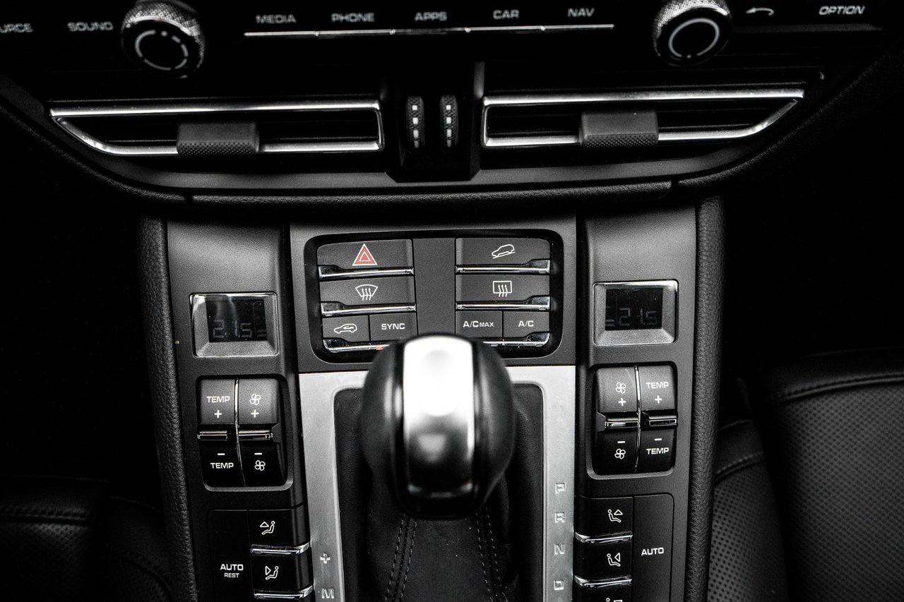 2021 Porsche Macan GTS Photo