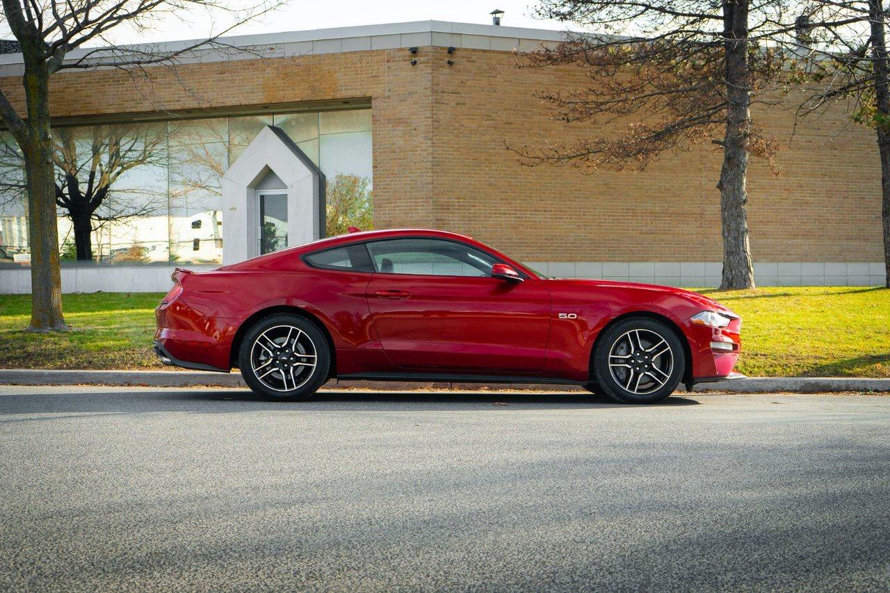 2022 Ford Mustang GT Premium Photo3