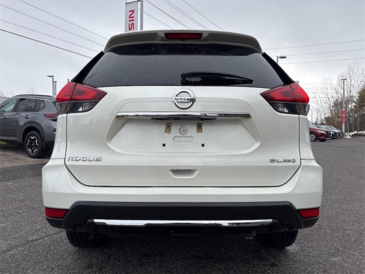 2017 Nissan Rogue SL Platinum  - Sunroof -  Navigation Photo3