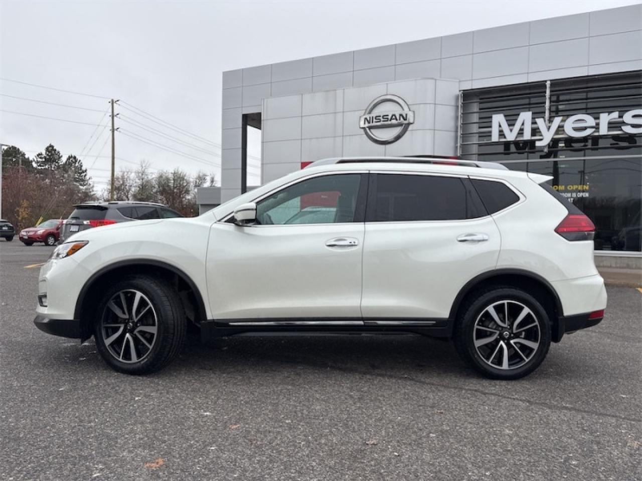 2017 Nissan Rogue SL Platinum  - Sunroof -  Navigation Photo