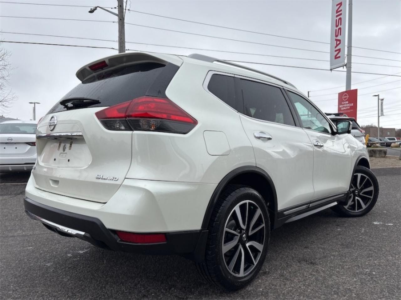 2017 Nissan Rogue SL Platinum  - Sunroof -  Navigation Photo