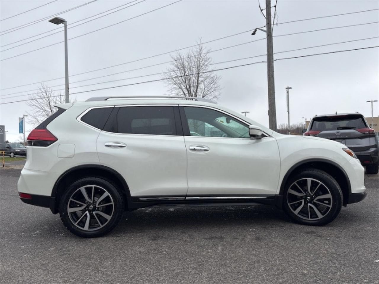 2017 Nissan Rogue SL Platinum  - Sunroof -  Navigation Photo