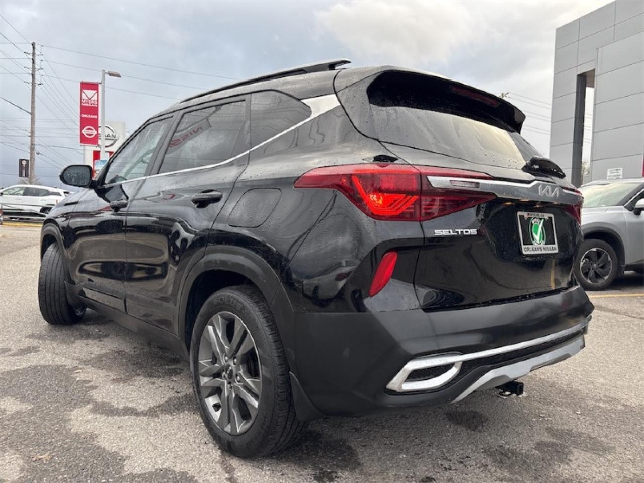 2023 Kia Seltos EX  One Owner Local Vehicle Photo2