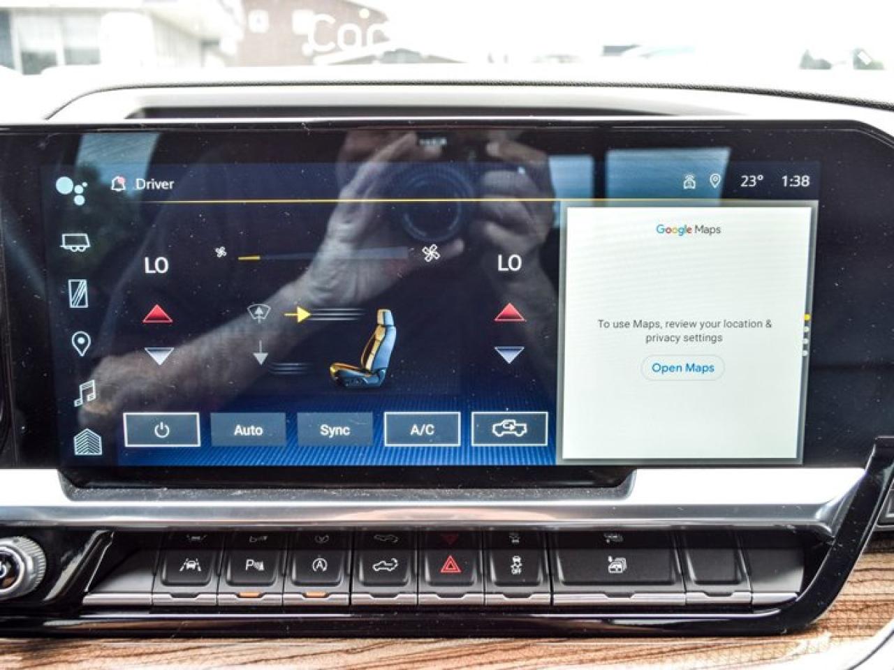 2023 Chevrolet Silverado 1500 LT 4WD Crew Cab 147" 5.3L 13.4"Display Remote Start Photo2