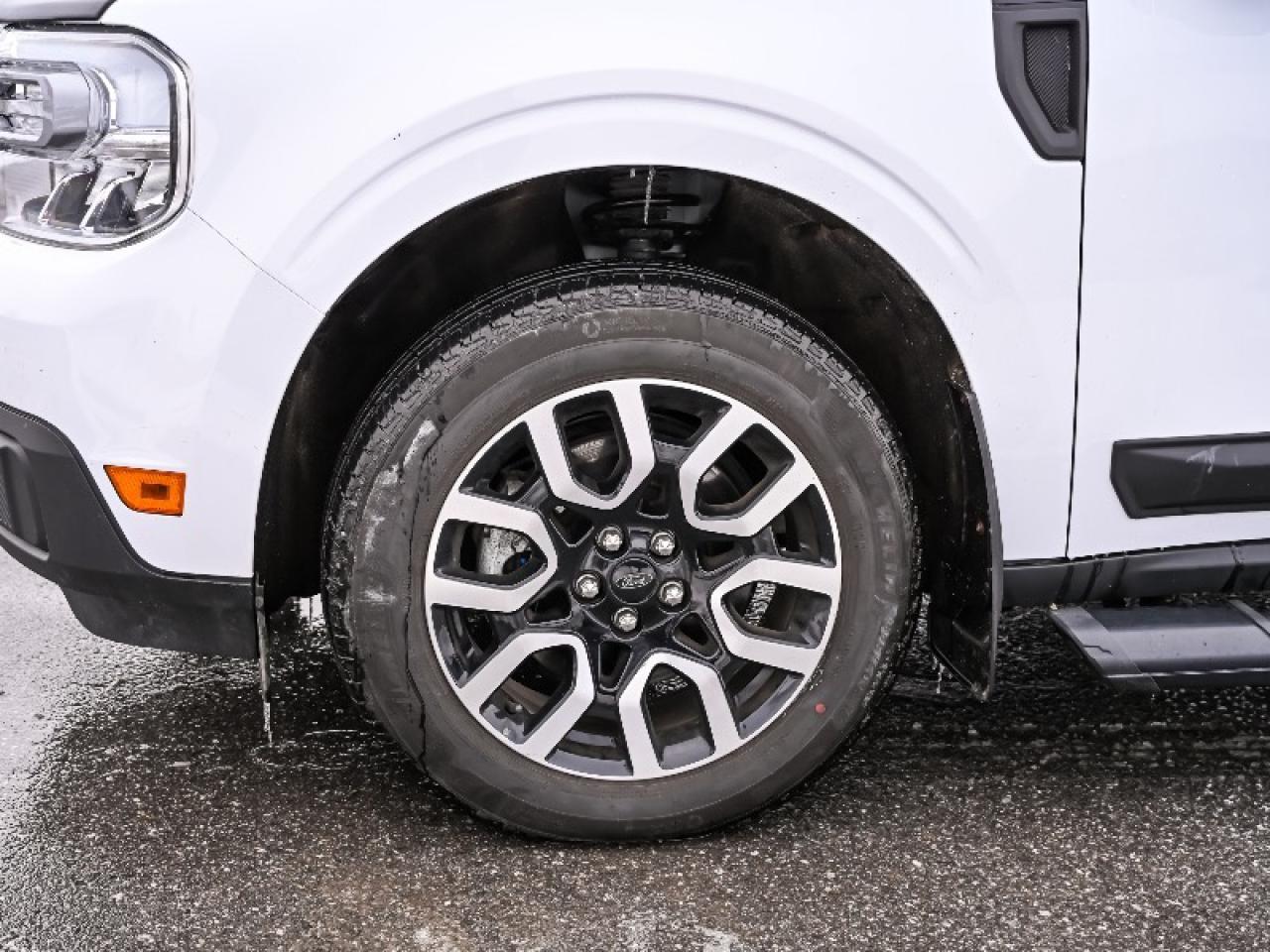 2023 Ford Maverick Lariat Photo