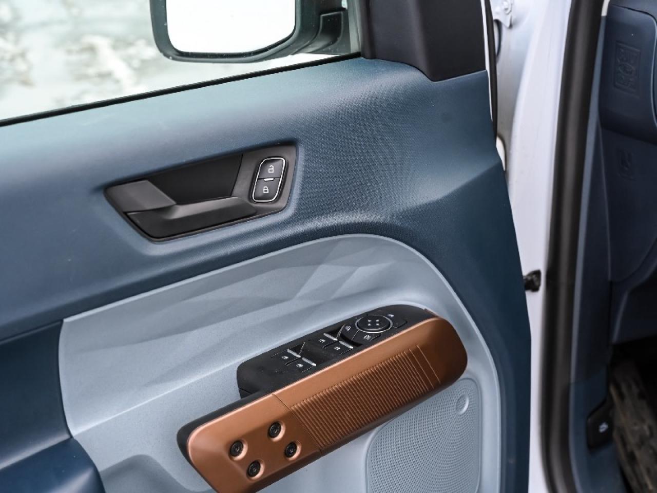 2023 Ford Maverick Lariat Photo