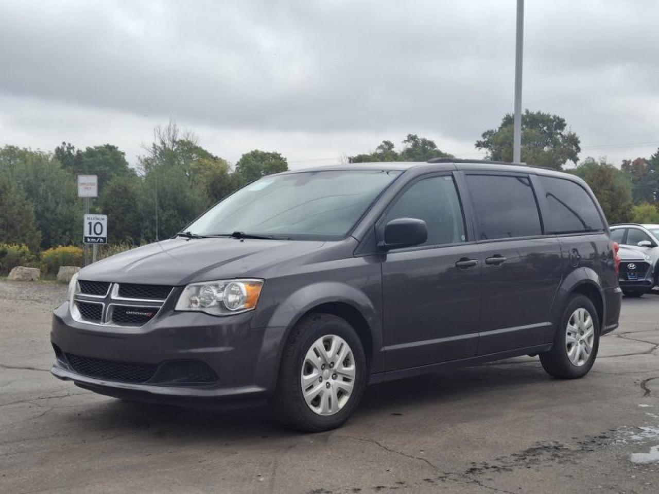 Used 2019 Dodge Grand Caravan SXT | Stow N' Go | Rear Camera | Dual Climate | Cruise Control | and More ! for sale in Guelph, ON
