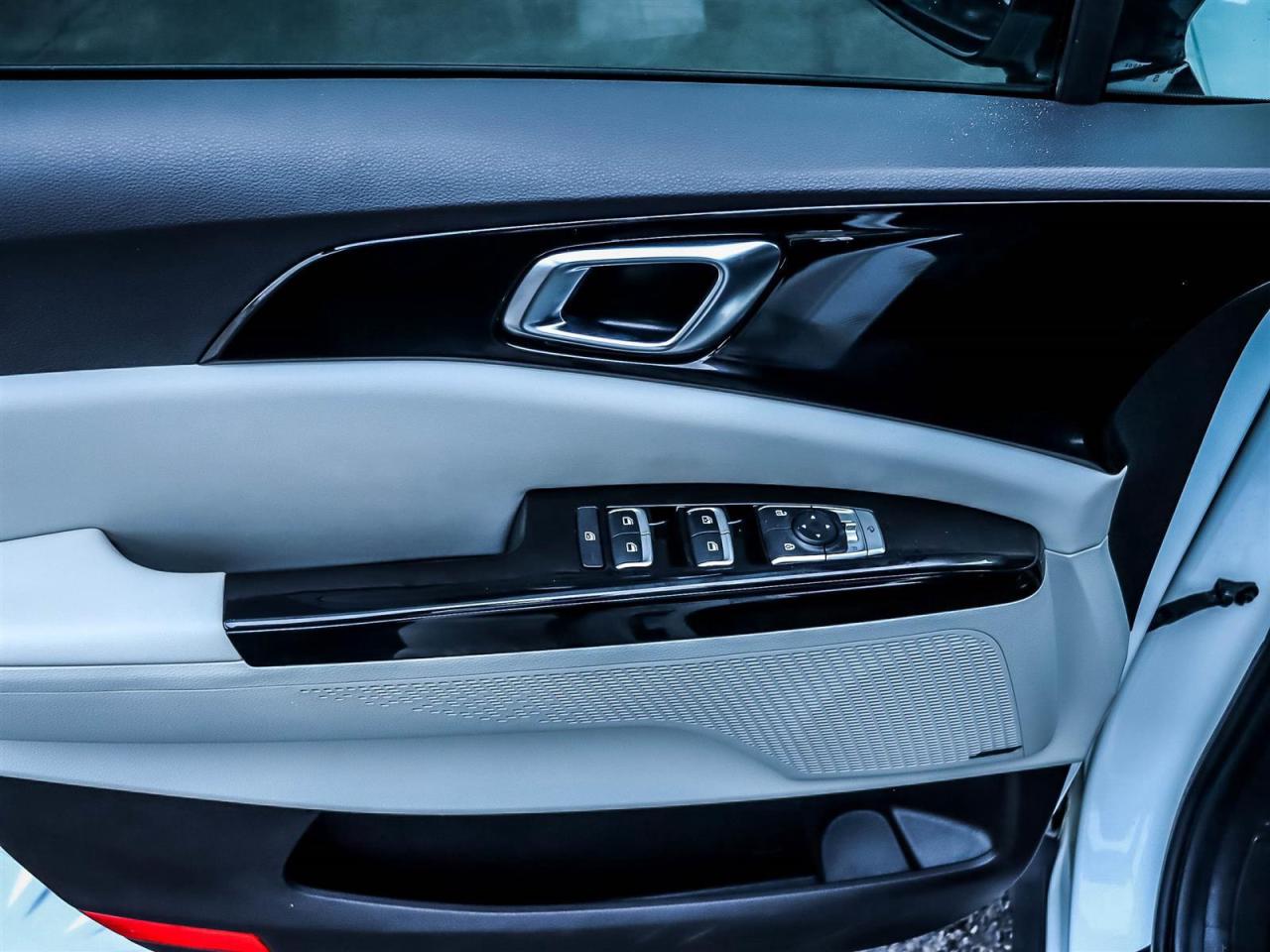 2024 Kia Carnival SX Photo