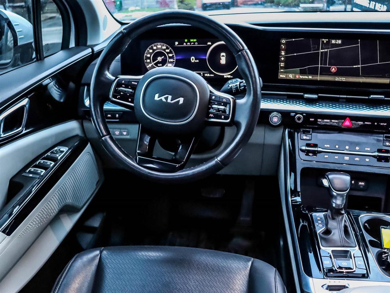 2024 Kia Carnival SX Photo