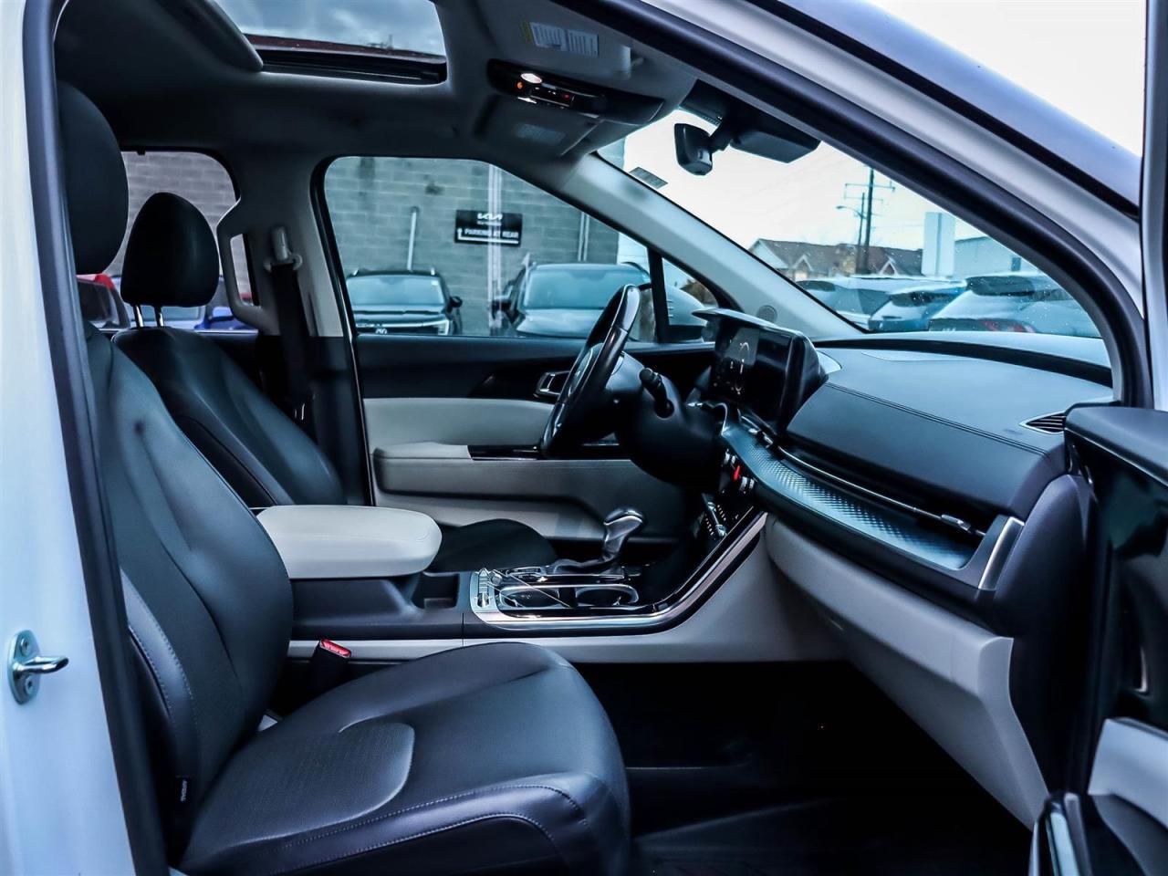 2024 Kia Carnival SX Photo