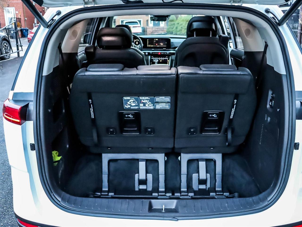 2024 Kia Carnival SX Photo