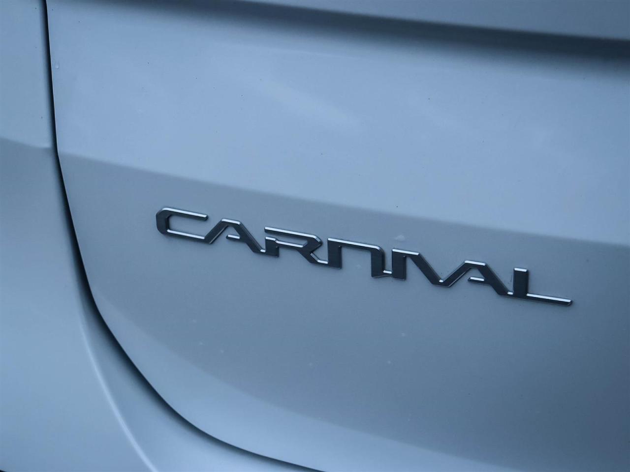 2024 Kia Carnival SX Photo