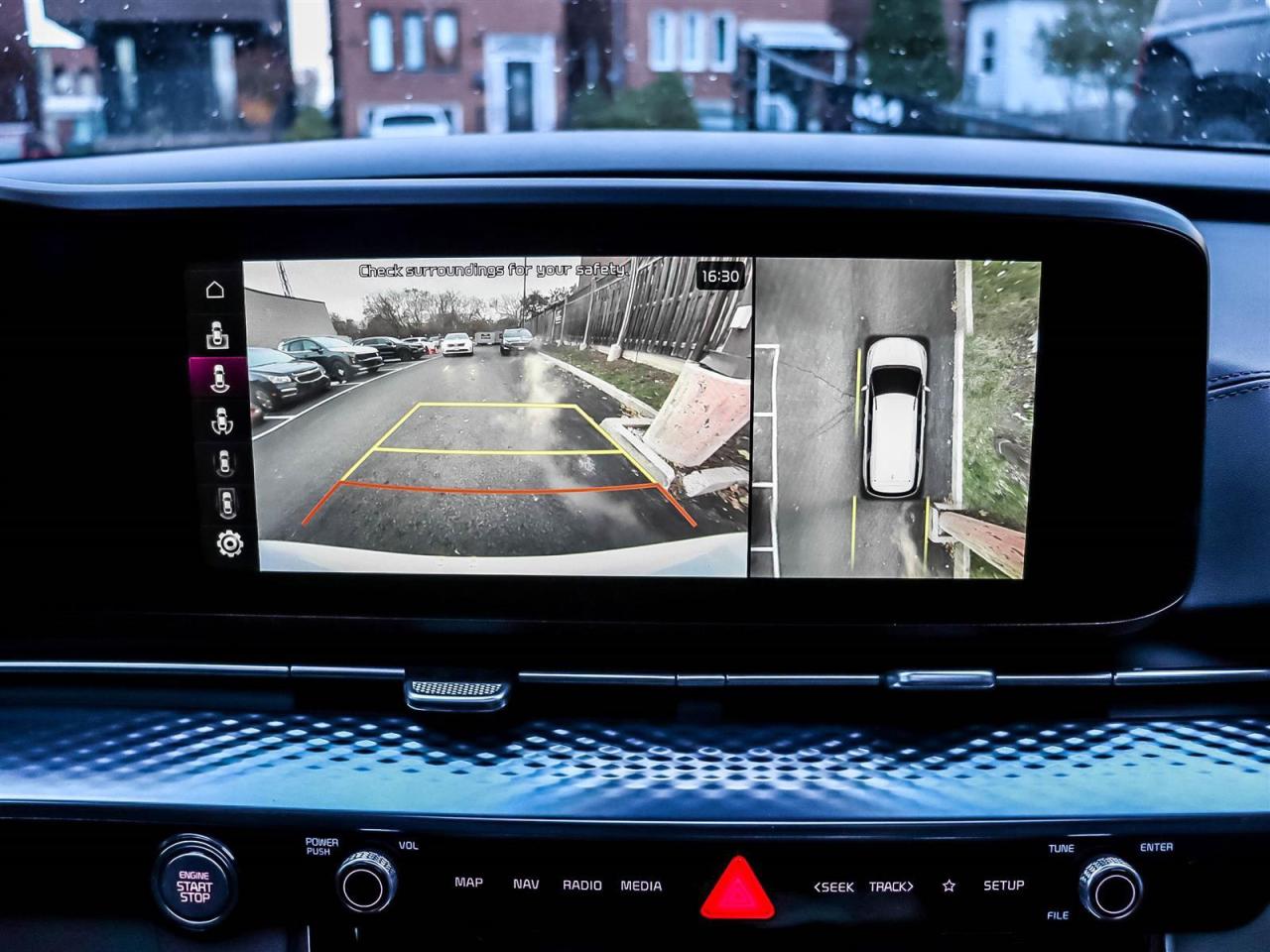 2024 Kia Carnival SX Photo