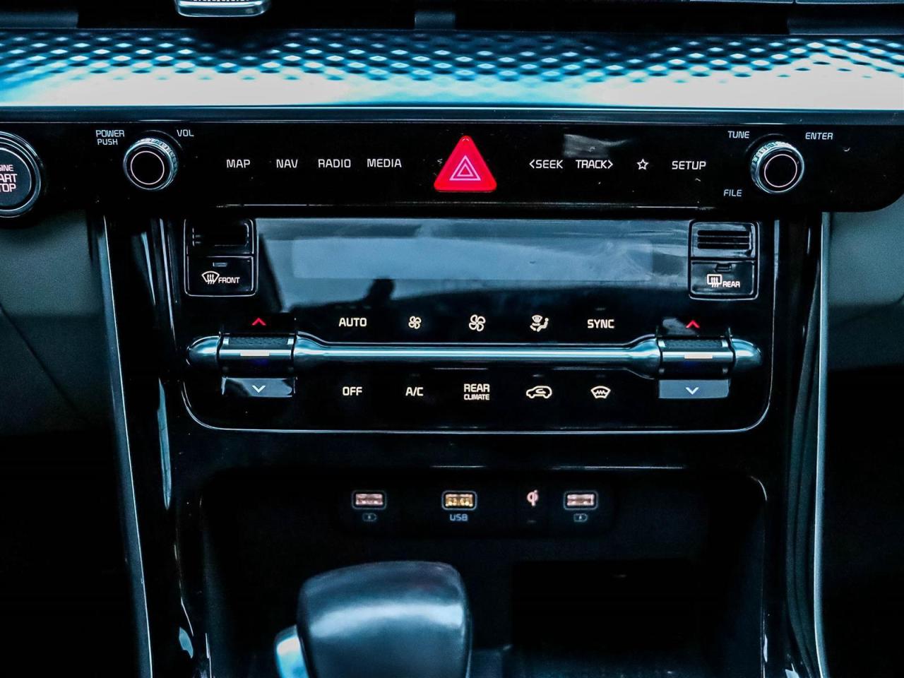 2024 Kia Carnival SX Photo