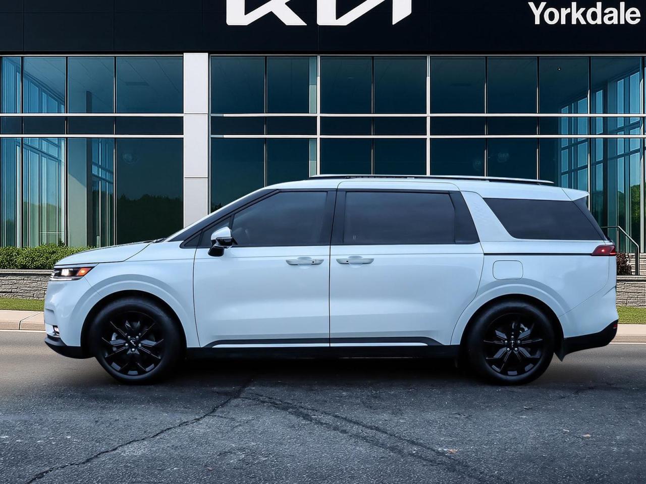 2024 Kia Carnival SX Photo