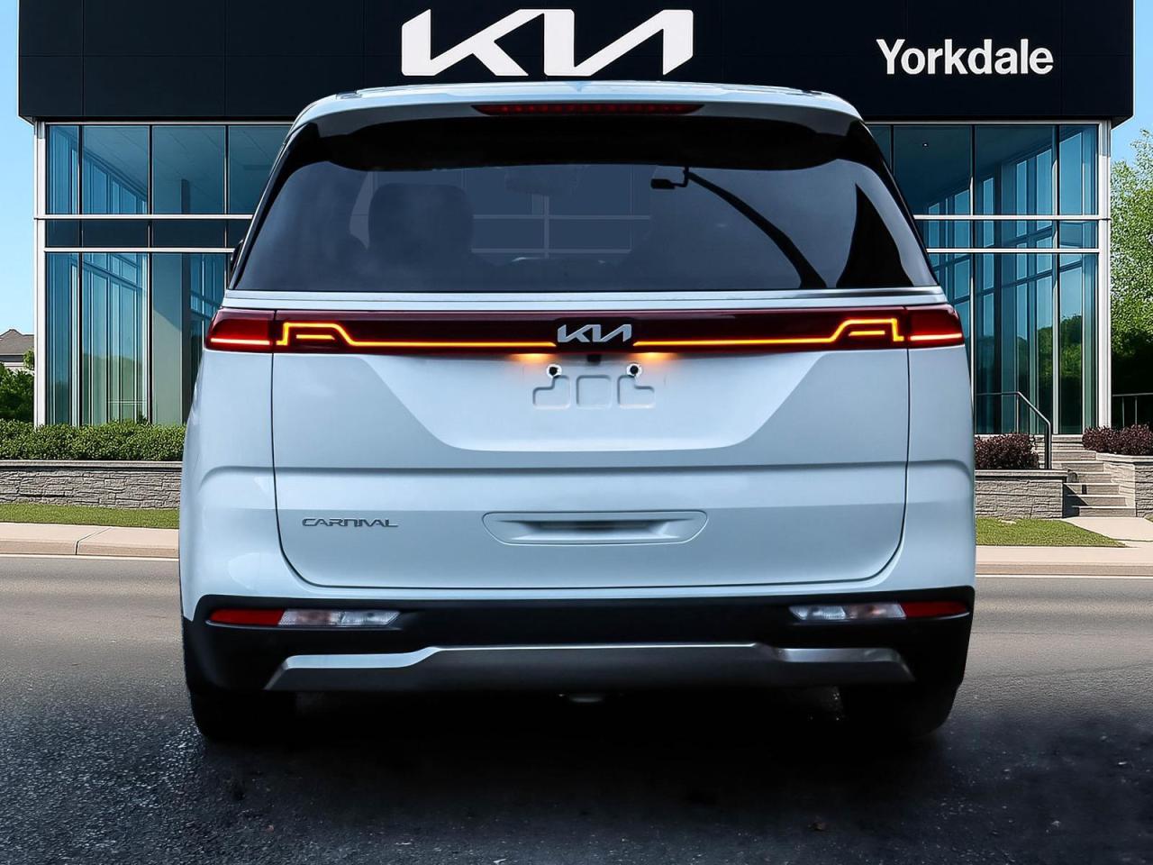 2024 Kia Carnival SX Photo