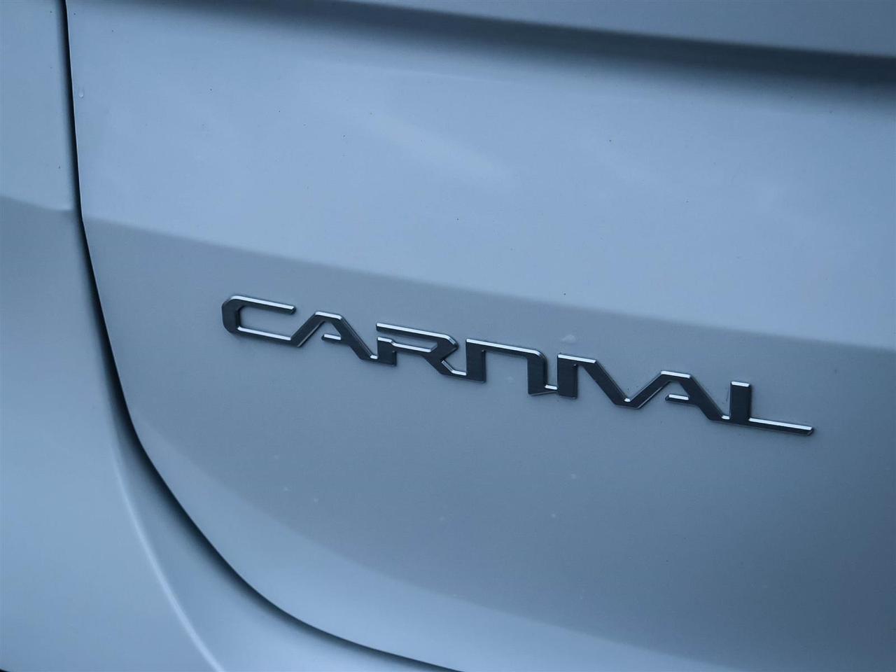2024 Kia Carnival SX Photo