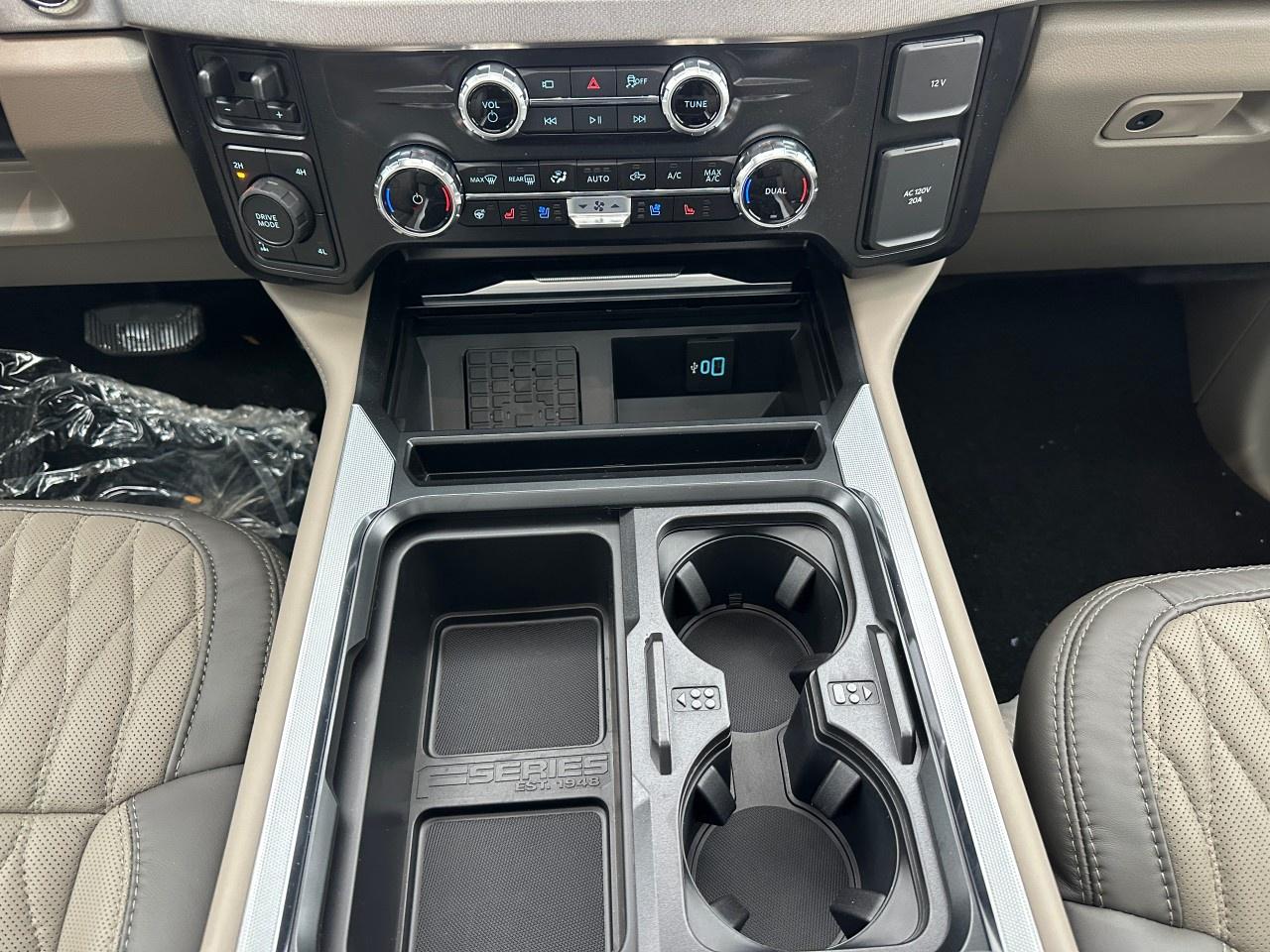 2026 Ford F-350 Super Duty SRW PLATINUM 4WD CREW CAB 6.75' BOX Photo