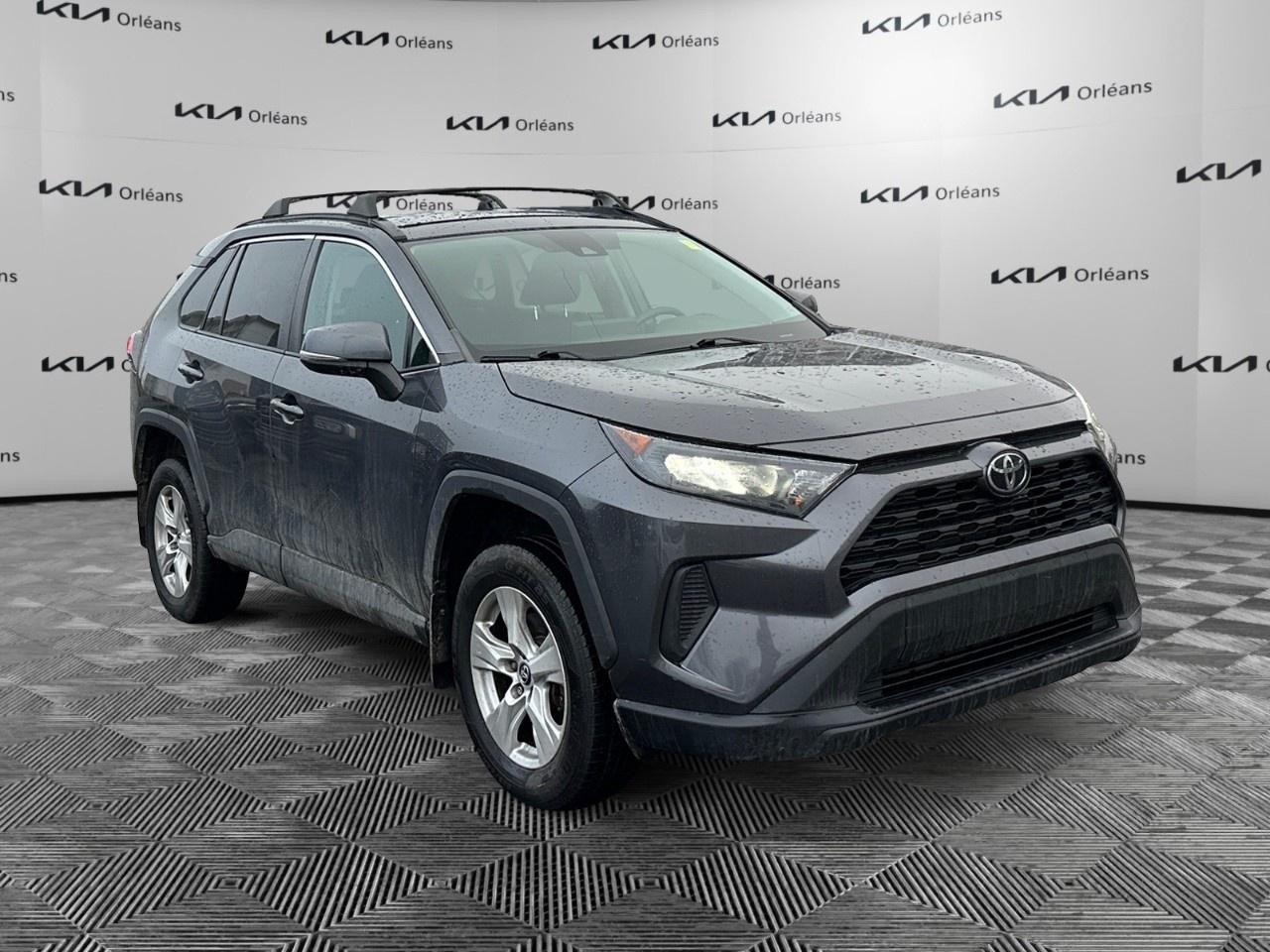 2019 Toyota RAV4 AWD LE Photo2