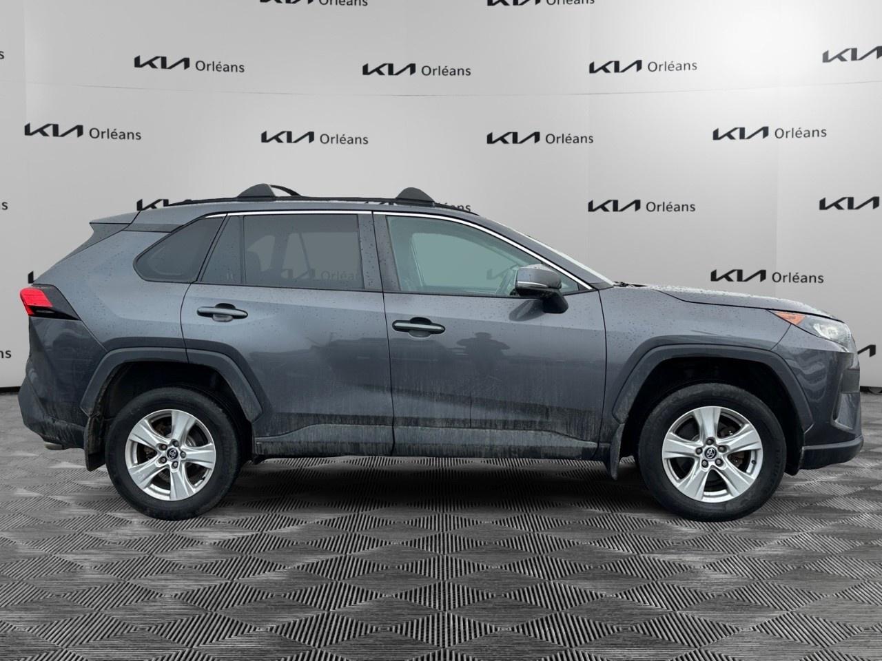 2019 Toyota RAV4 AWD LE Photo