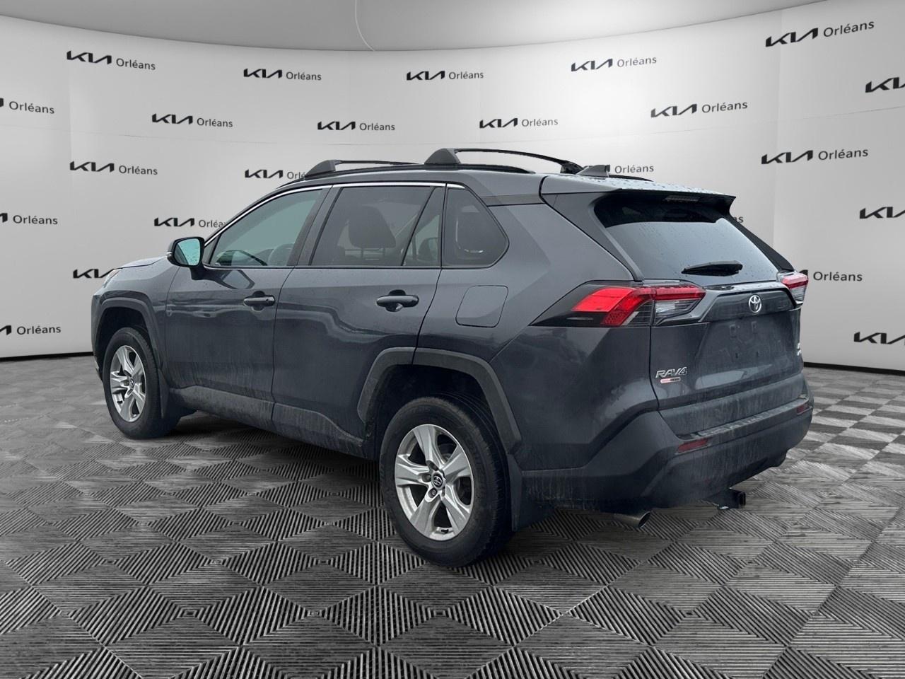 2019 Toyota RAV4 AWD LE Photo