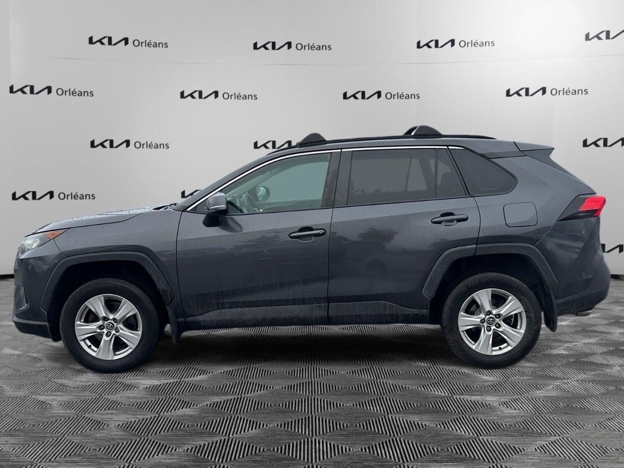 2019 Toyota RAV4 AWD LE Photo