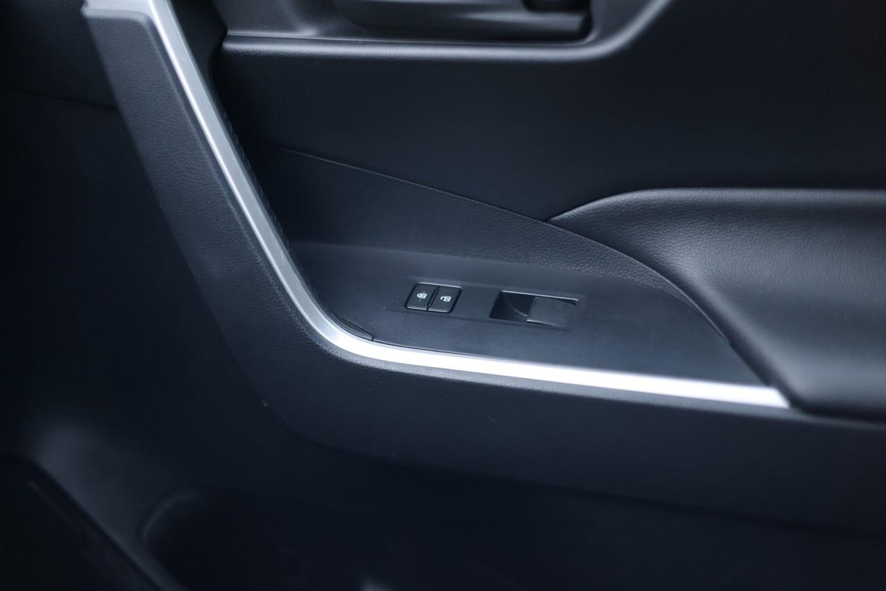 2019 Toyota RAV4 AWD LE Photo