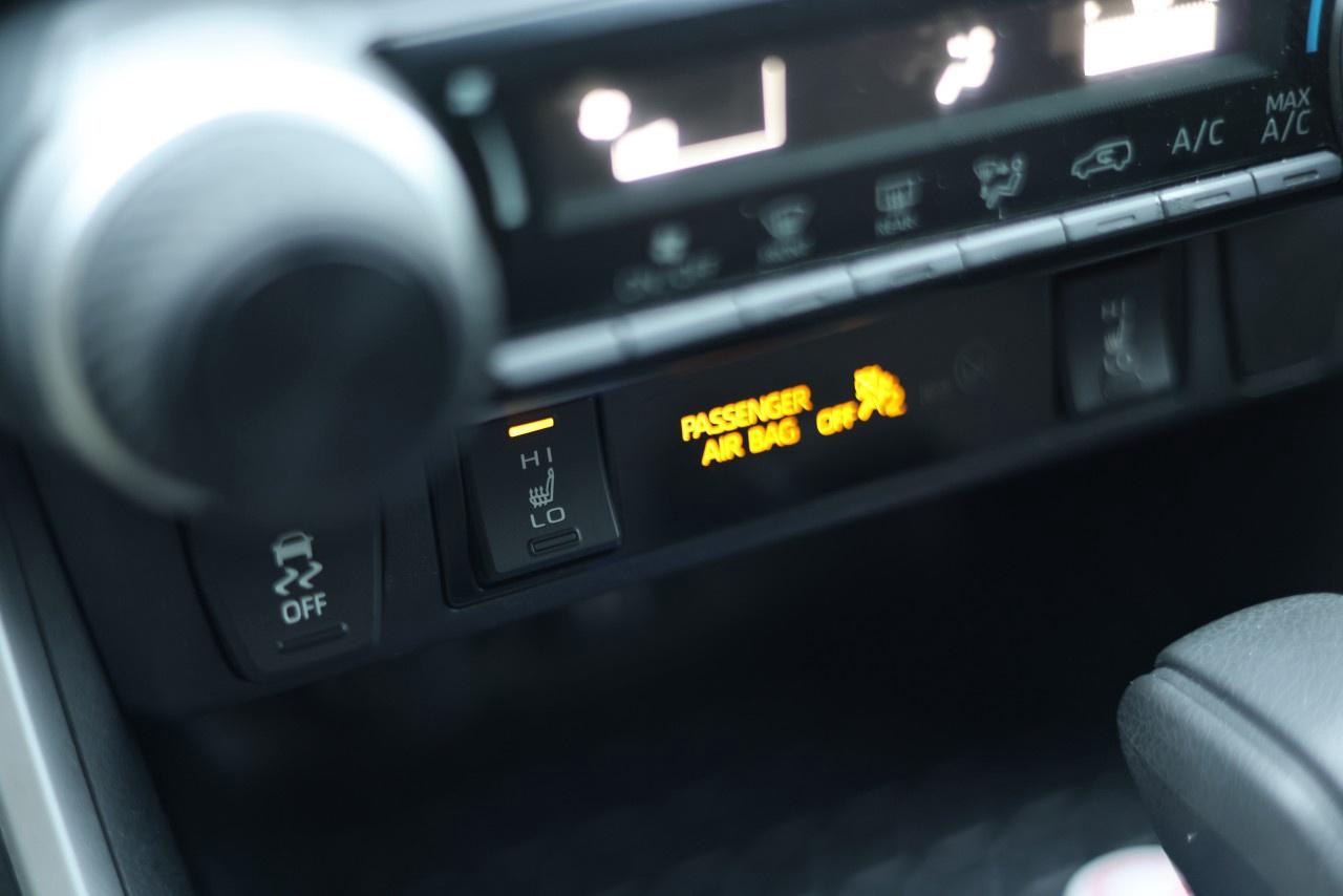 2019 Toyota RAV4 AWD LE Photo