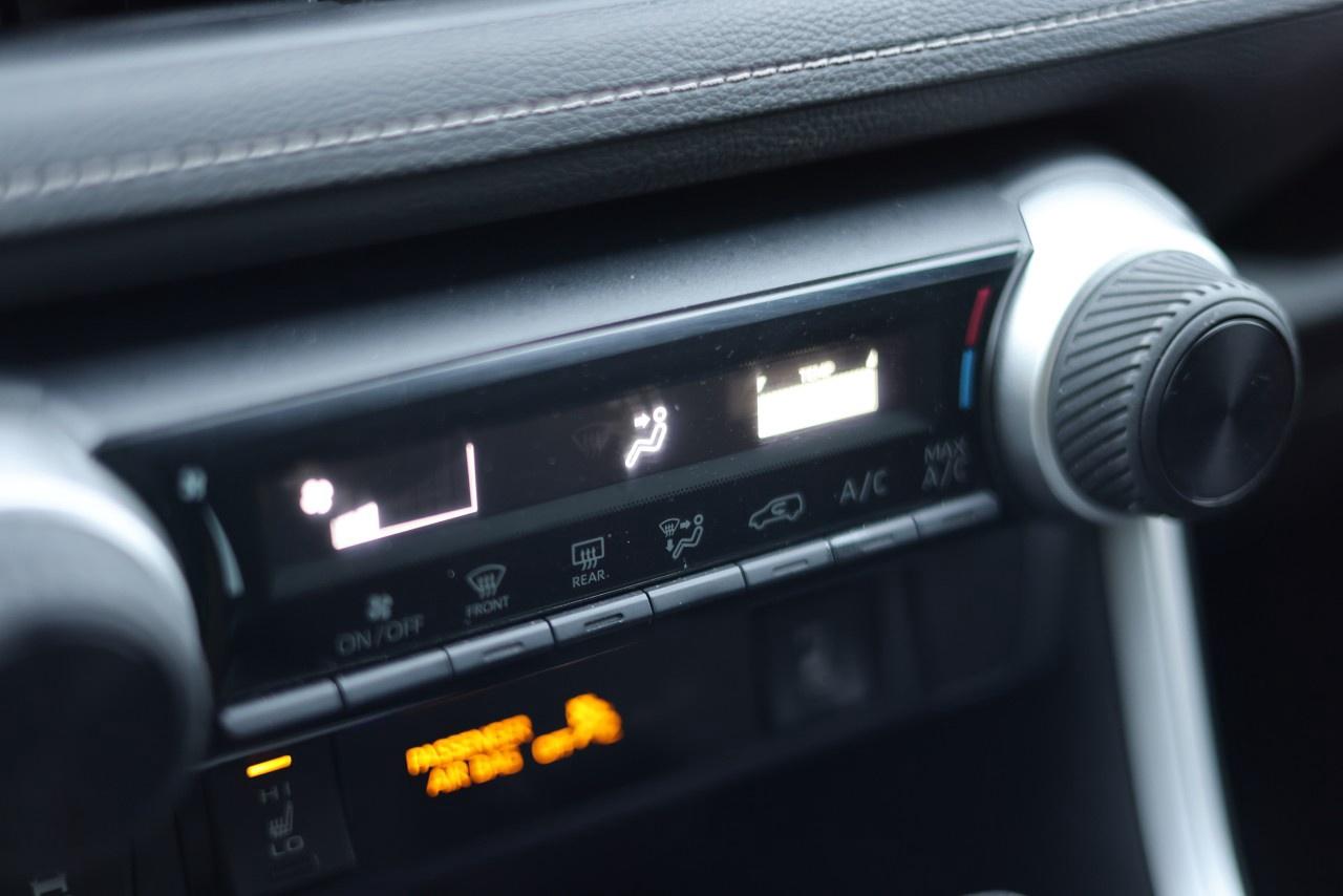 2019 Toyota RAV4 AWD LE Photo