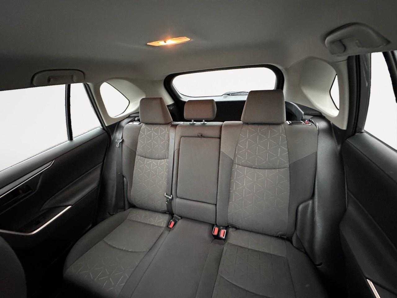 2019 Toyota RAV4 AWD LE Photo