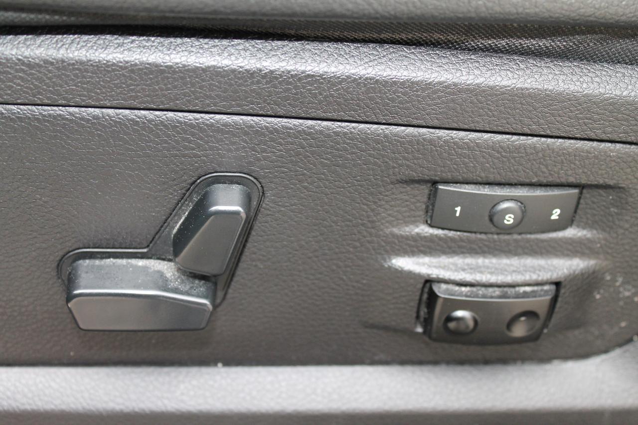 2016 RAM 1500 Laramie Photo