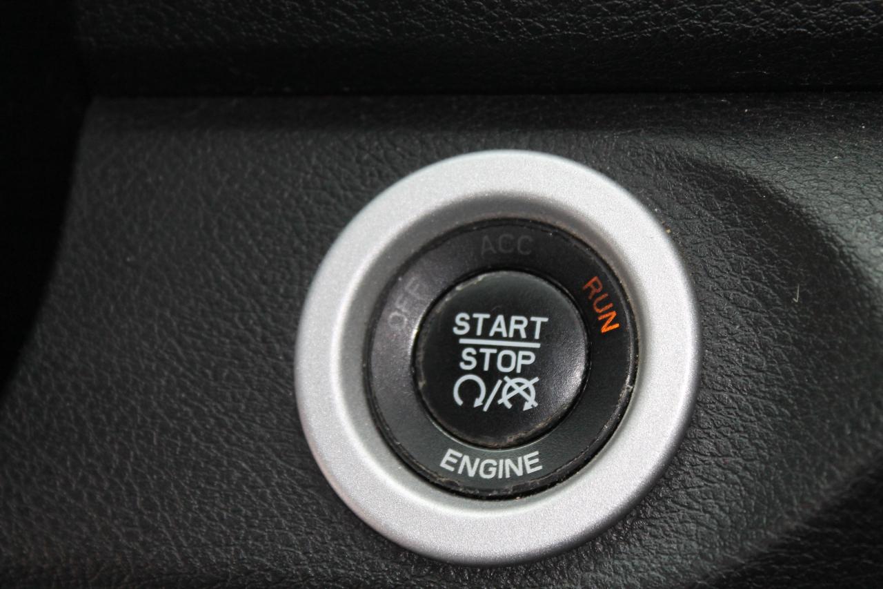 2016 RAM 1500 Laramie Photo