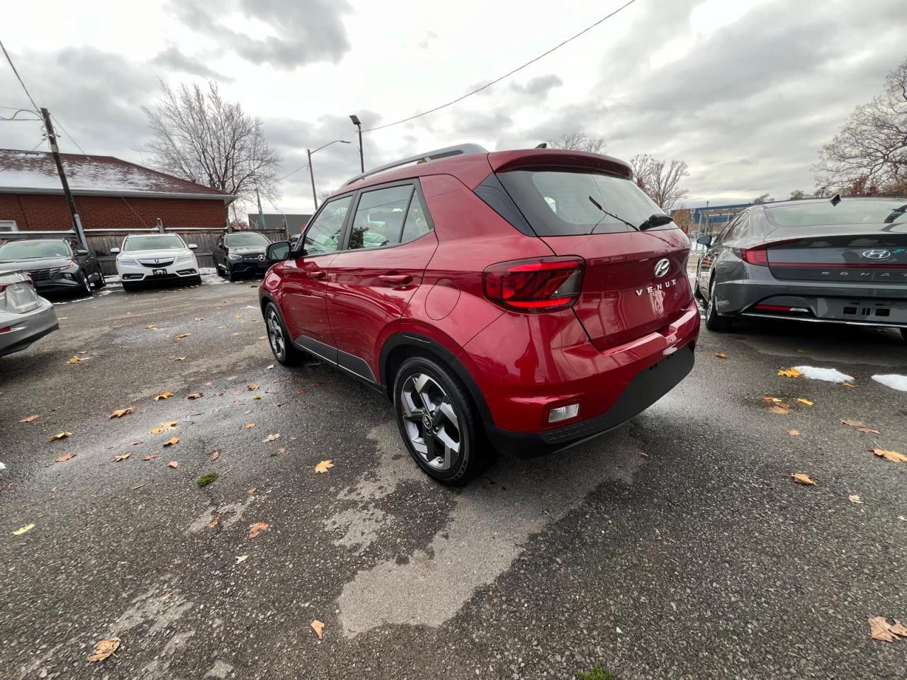 2022 Hyundai Venue Trend IVT Photo2