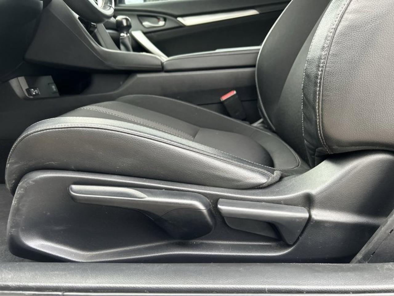 2019 Honda Civic COUPE SPORT Photo