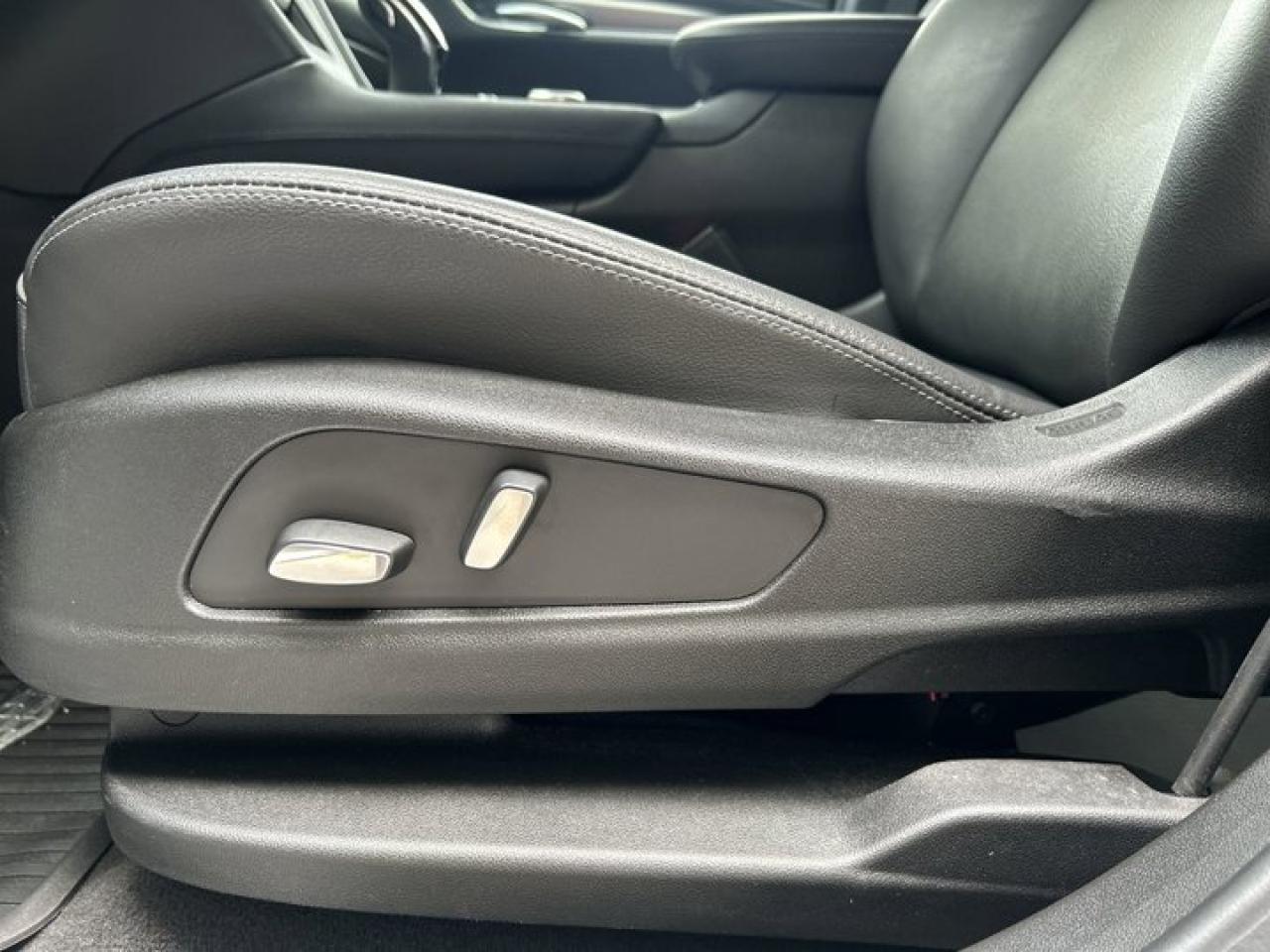 2024 Cadillac XT5 AWD Luxury | Remote Start | Leather Seats | Heated Seats Photo