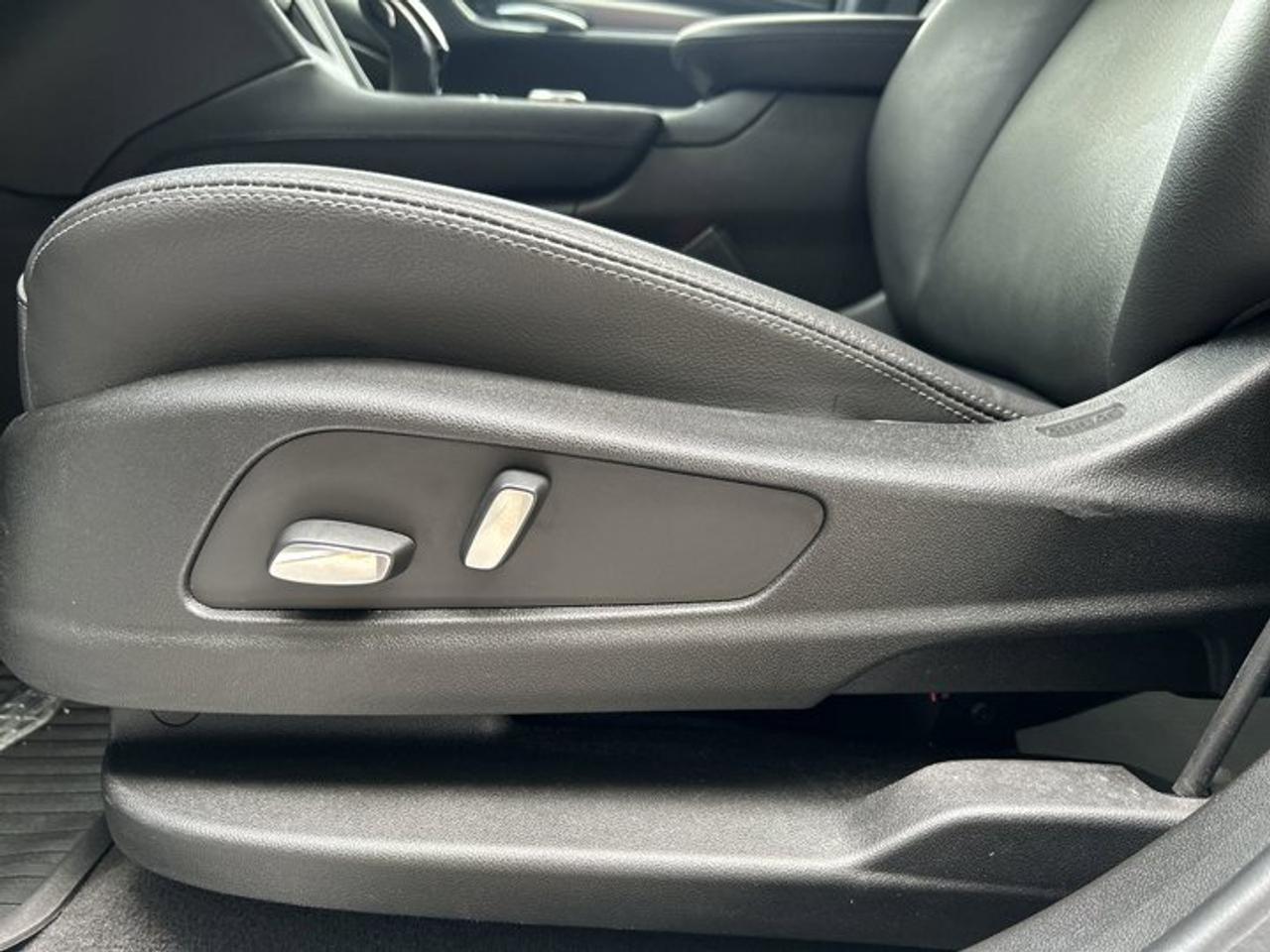 2024 Cadillac XT5 Luxury AWD | Remote Start | Leather Seats | Heated Seats Photo