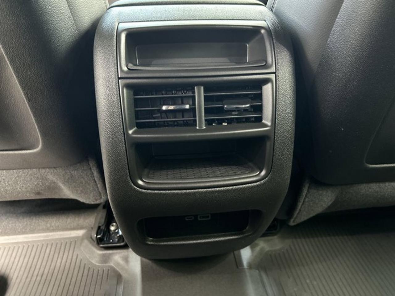 2024 Cadillac XT5 Luxury AWD | Remote Start | Leather Seats | Heated Seats Photo